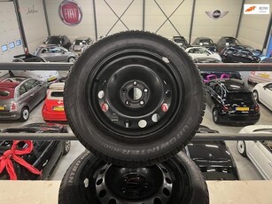 Fiat 500 X winterbanden Falke 215/60 R16 op stalen velgen