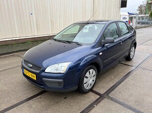 Ford Focus 1.6-16V Champion airco nieuwe apk