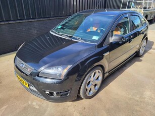 Ford FOCUS st 2.5 turbo 280pk lpg 5drs bj2007 netjes rijd