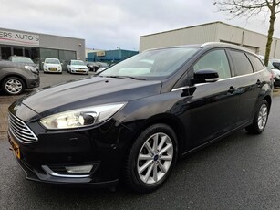 Ford FOCUS Wagon 1.0 Titanium Edition CLIMA/NAVI/XENON/PDC!