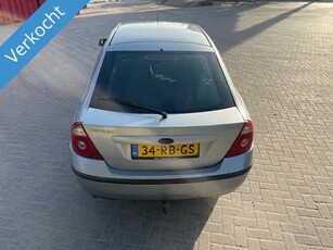 Ford Mondeo 1.8-16V Ambiente! Airco! Trekhaak! 259 DKM NAP!