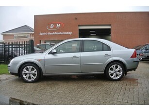 Ford Mondeo 1.8-16V Collection airco apk 22-10-2025 inruil