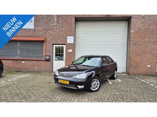 Ford Mondeo 1.8-16V Platinum Leder 1e eigenaar Navi PDC