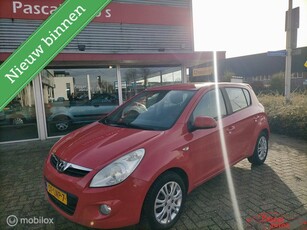 Hyundai i20 1.4i DynamicVersion nap airco