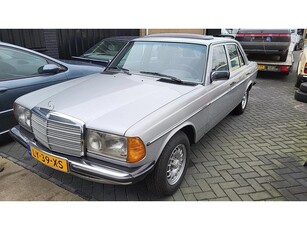 Mercedes-Benz 200-280 (W123) 250 autom lpg bj1985 autom lpg