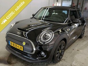 Mini Electric Essential 33 kWh € 14.999 na aftrek