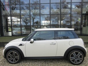 MINI Mini 1.6 NAVIGATIE AIRCO (bj 2013)