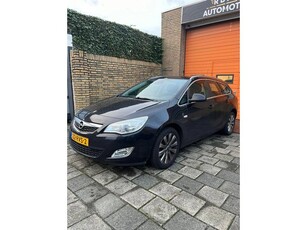 Opel Astra Sports Tourer 1.4 Cosmo (bj 2011)