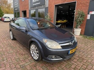 Opel Astra TwinTop 1.8 Cosmo Airco, LEER