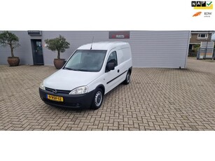 Opel Combo 1.3 CDTi,airco,cv vergrendeling,cd radio,boekjes