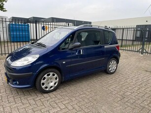 Peugeot 1007 1.6-16V Sesam Gentry AUTOMAAT (bj 2006)