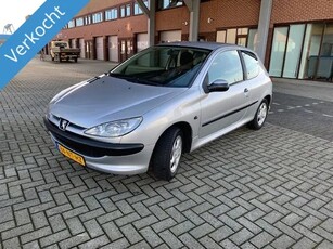 Peugeot 206 1.1 Pop' Art! Apk t/m 01-2025! (bj 2004)