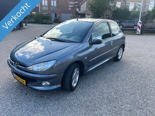 Peugeot 206 1.4 Forever! Airco! 188 DKM NAP! Nette Auto!