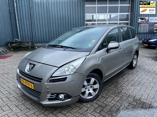 Peugeot 5008 1.6 e-HDi Blue Lease 5p.