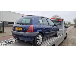 Renault Clio 1.6 RT LET OP Motorschade !!!