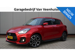 Suzuki Swift 1.4 140pk Sport LED Navi DAB Keyless 17inch LM Adaptive Cruise *Burning Red Pearl Metallic* 2e eigenaresse 54860km!