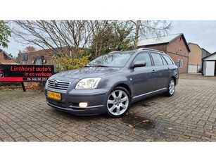 Toyota Avensis Wagon 2.4 VVTi Linea Luna