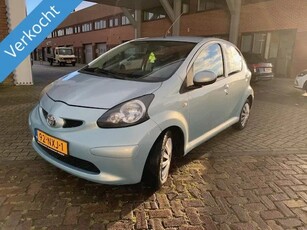 Toyota Aygo 1.0-12V! Apk t/m 11-2024! Airco! 5 Deurs!