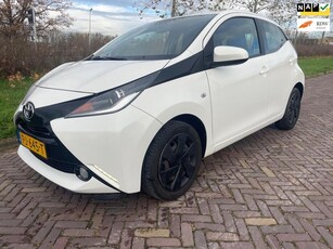 Toyota Aygo 1.0 VVT-i x-play-Navi-Camera-1e eigenaar