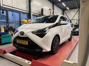 Toyota Aygo 1.0 VVT-i x-play NAP Volledig Onderhouden