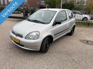 Toyota Yaris 1.3-16V VVT-i Sol! Apk t/m 08-2025! Rijd