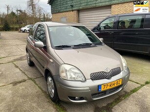 Toyota Yaris 1.3 VVT-i met airco, keurige Dealerauto met NAP