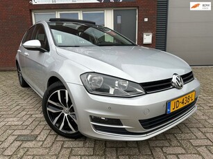 Volkswagen Golf 1.2 TSI Business / Pano / Leder / Camera /