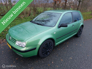 Volkswagen Golf 1.4-16V # Gisteren APK Goedgekeurd!