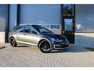 Volkswagen Golf 1.4 TSI GTE /PANO/LEER/19