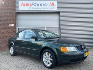 Volkswagen Passat 1.8-5V Trendline! Clima! Nieuwe APK!