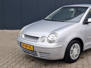 Volkswagen Polo 1.4 - 16 V 75 pk Airco nwe APK