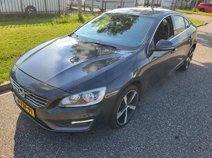 Volvo S60 2.0 D4 Momentum 6-bak bj2014 d4 180pk nieuwe