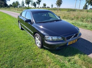 Volvo S60 2.4 (bj 2001)