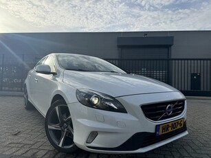 Volvo V40 GERESERVEERD (bj 2015)