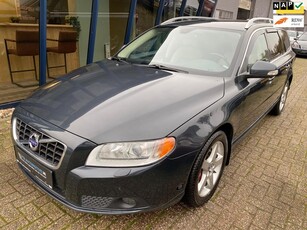 Volvo V70 2.5FT Summum Automaat 230PK LEER / XENON /