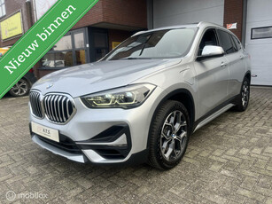 BMW X1 XDrive25e High Executive PANO-DAK*HUD*CAMERA*LEDER*