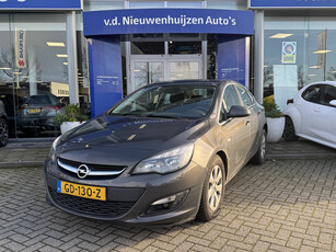 Opel Astra 1.4 Turbo Blitz Navigatie PDC Trekhaak info: M. Safari 0492588976