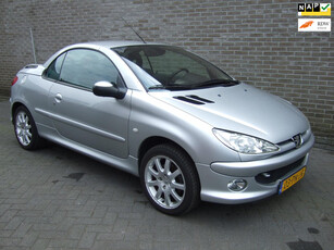 Peugeot 206 CC 2.0-16V Cabrio - 2e eig! - Airco - Leder -