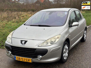 Peugeot 307 1.6-16V XS 5-Drs ECC Audio/CD Electr. pakket Cruisecontrol ABS Colorpakket Getint glas Trekhaak Dealeronderhoud Nw Apk