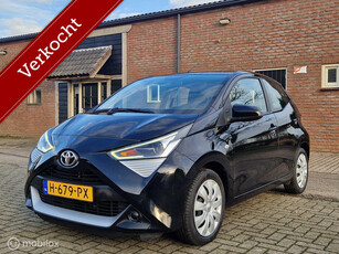 Toyota Aygo 1.0 VVT-i x-play Camera Carplay Cruise Airco