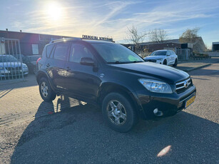 Toyota RAV4 2.2 D-CAT Linea Sol