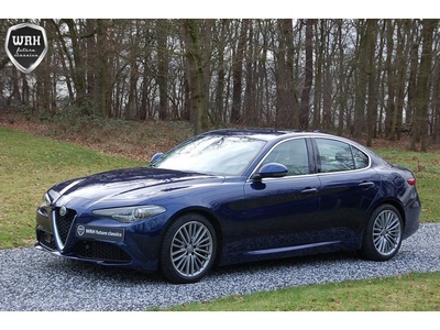 2017 Alfa Romeo Giulia 2.0T Lusso 53dkm Blue monte Carlo TOP