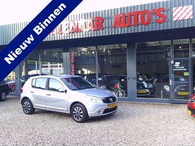 Dacia Sandero 1.6 Lauréate airco met trekhaak apk 25-01-2025