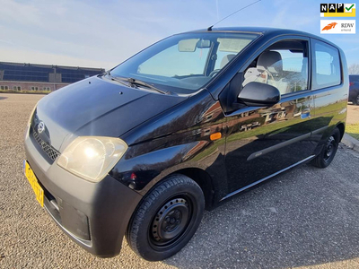 Daihatsu Cuore 1.0-12V Nagano/rijd rem schakel zeer goed/zuinige auto/nap/apk 2025/inruil mog !!!