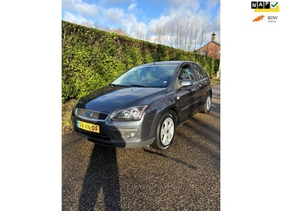 Ford Focus 1.6-16V Futura