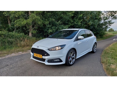 Ford Focus 2.0 ST-2