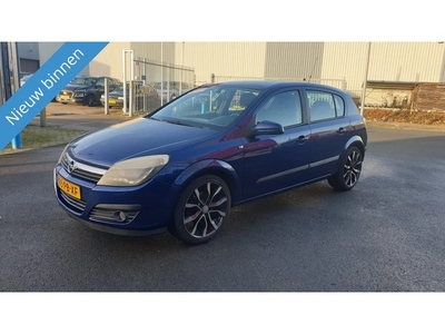 Opel Astra 1.6 Sport NETTE AUTO RIJD EN SCHAKELT TOP