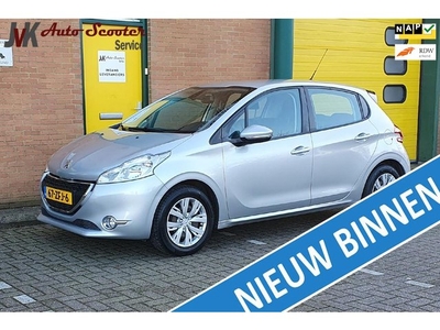 Peugeot 208 1.2 VTi Envy / Navigatie! Mooie/Nette Auto!