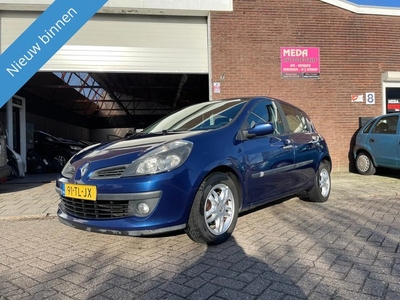 Renault Clio 1.4-16V Dynamique Airco Jaar APK