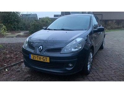 Renault Clio 1.4-16V Dynamique Luxe apk 10 2024